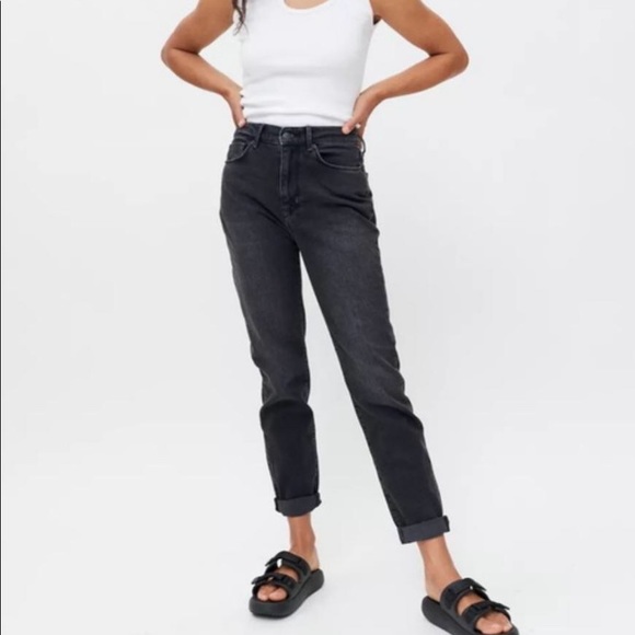 BDG Denim - BDG skater high rise mom Jean's black. Size 27w